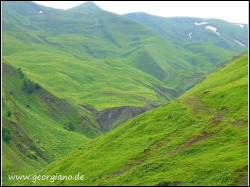 Kaukasus Landschaft.JPG